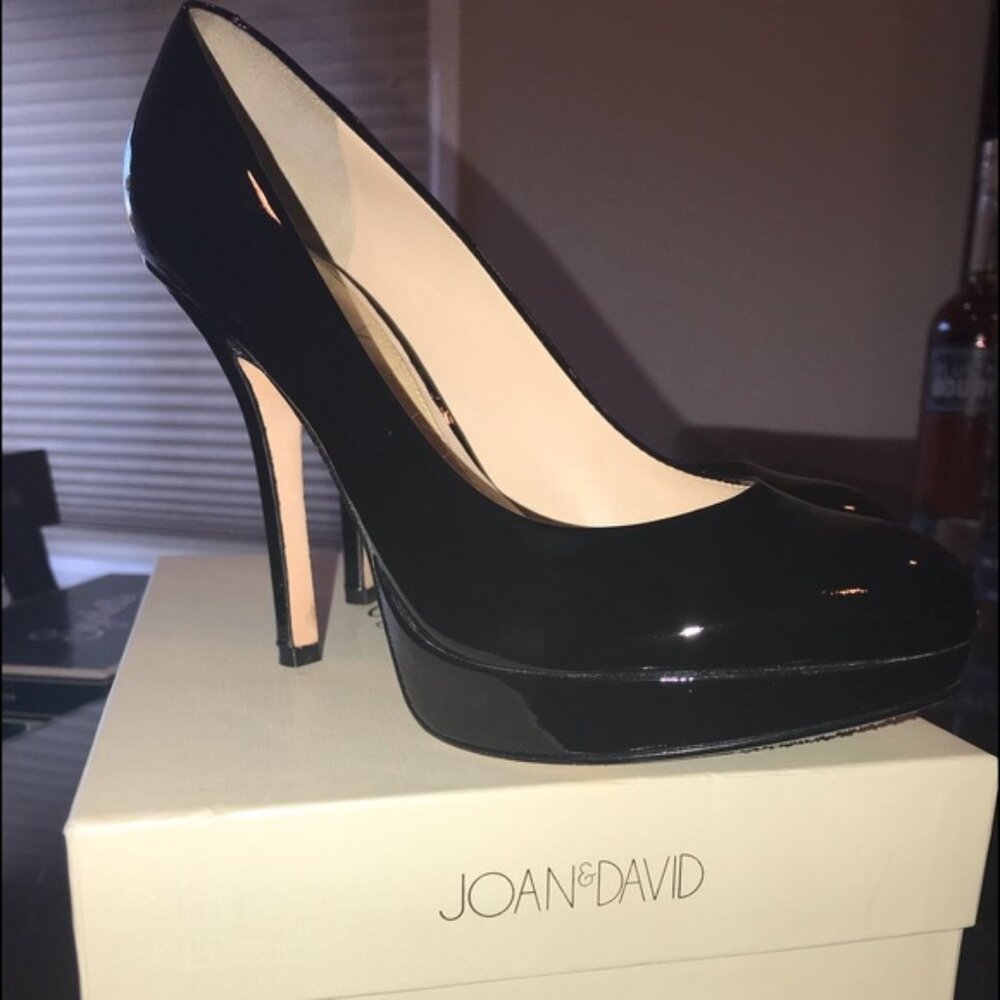Joan & David DVFLIP black heel